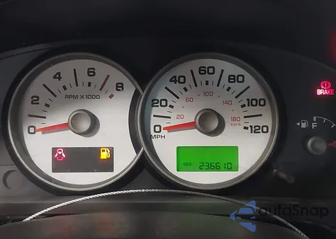 2005 Ford Escape Xls z USA, uszkodzony, nr VIN 1FMYU02Z25KA39635